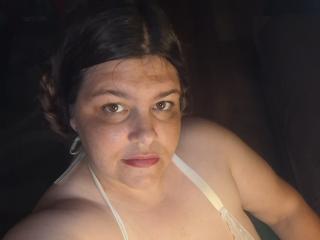 Chat Live with IvySexyLips on XLoveCam