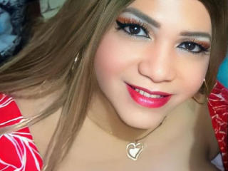 Chat Live with KellyHugeCock on XLoveCam