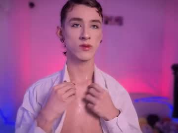 Chat Live with kitsuneplay_ on Chaturbate