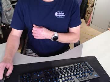 Chat Live with poodledude on Chaturbate