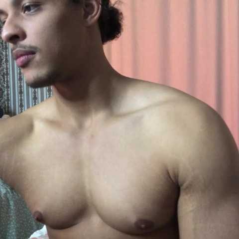 Chat Live with Marina-monroe on BongaCams