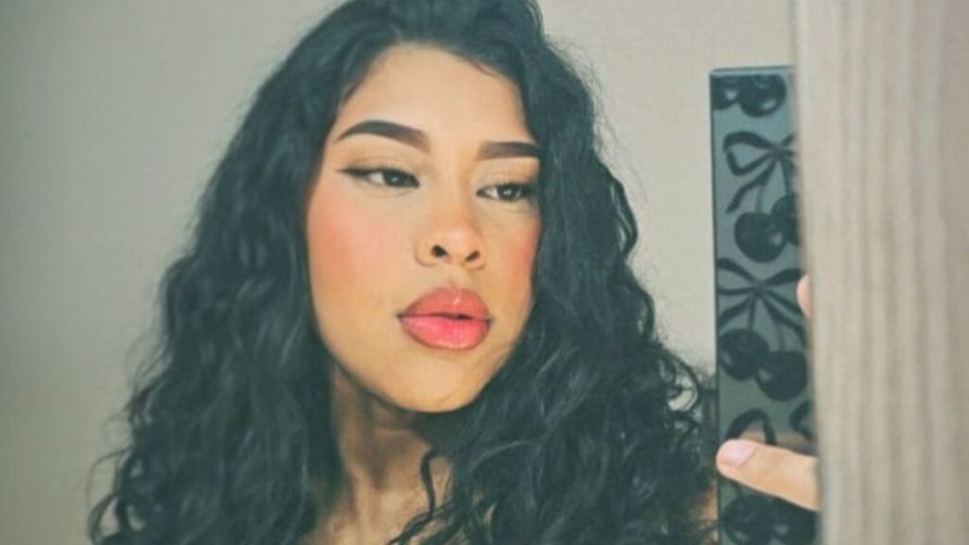 Chat Live with KiaraRosse on LiveJasmin