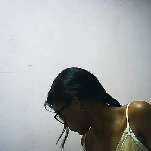 Chat Live with Yalane on BongaCams