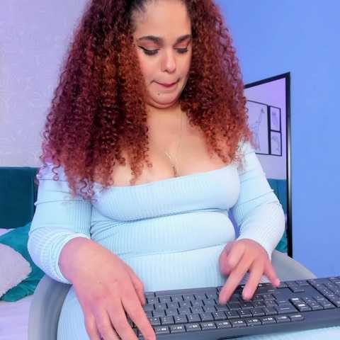 Chat Live with ninna-curly on BongaCams