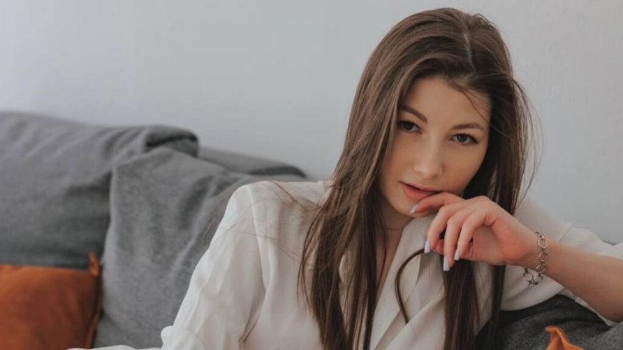 Chat Live with WillettaZaman on LiveJasmin