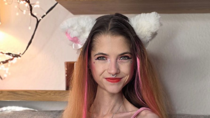 Chat Live with KittyRaine on LiveJasmin