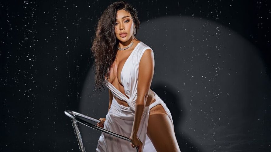 Chat Live with MelannyRizzo on LiveJasmin