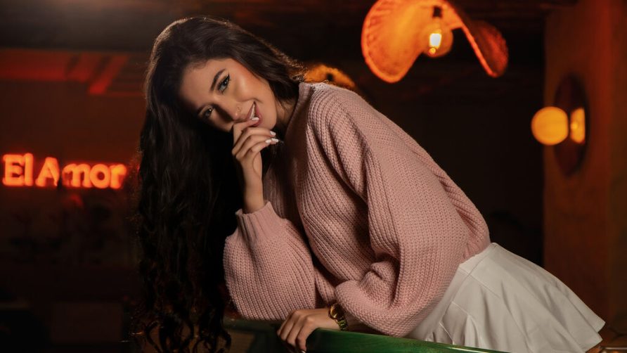 Chat Live with NinaRussi on LiveJasmin