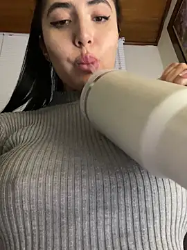 Chat Live with oh_nina on StripChat