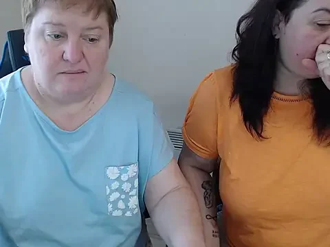 Chat Live with Bertie_Adeline on StripChat