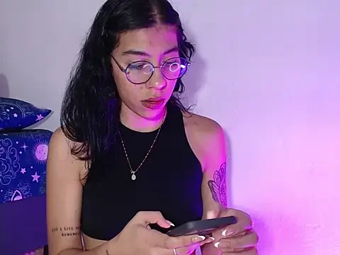 Chat Live with ocxxi_0524 on StripChat