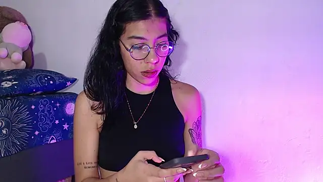 Chat Live with ocxxi_0524 on StripChat