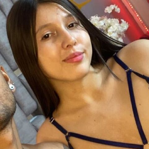 Chat Live with IsaAndLeo on LiveJasmin