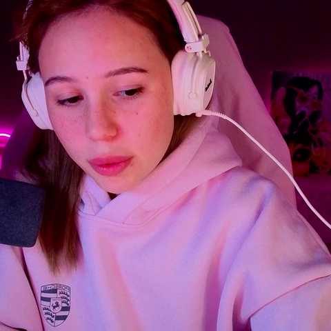 Chat Live with AmyGlad on BongaCams