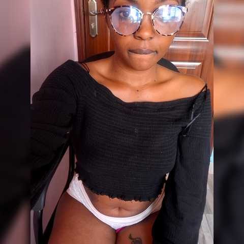 Chat Live with underratedbarb on BongaCams