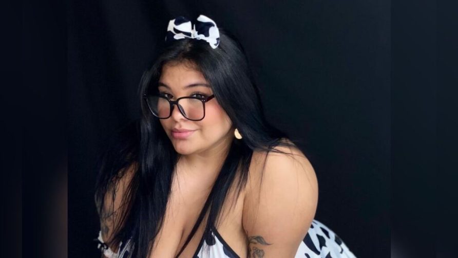 Chat Live with CarolineSomers on LiveJasmin