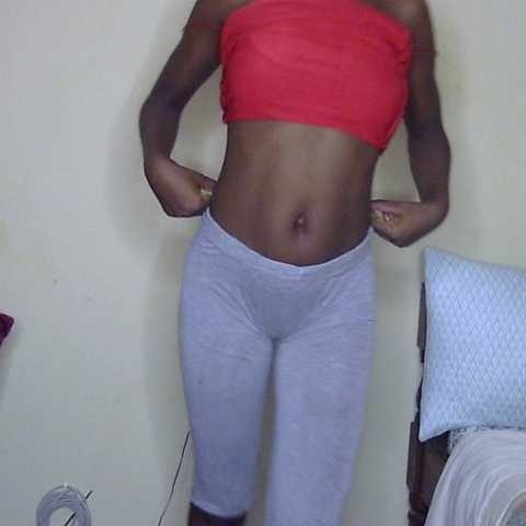 Chat Live with Gladwell on BongaCams