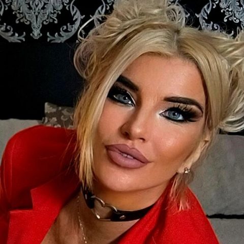 Chat Live with ErikaKis on LiveJasmin