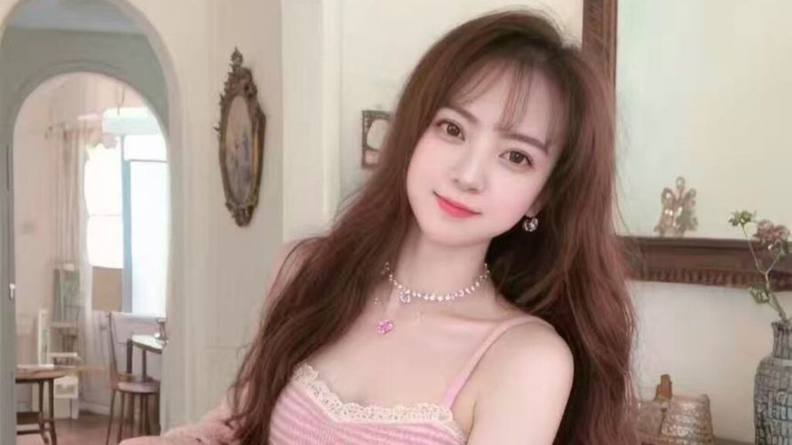 Chat Live with YiQiao on LiveJasmin