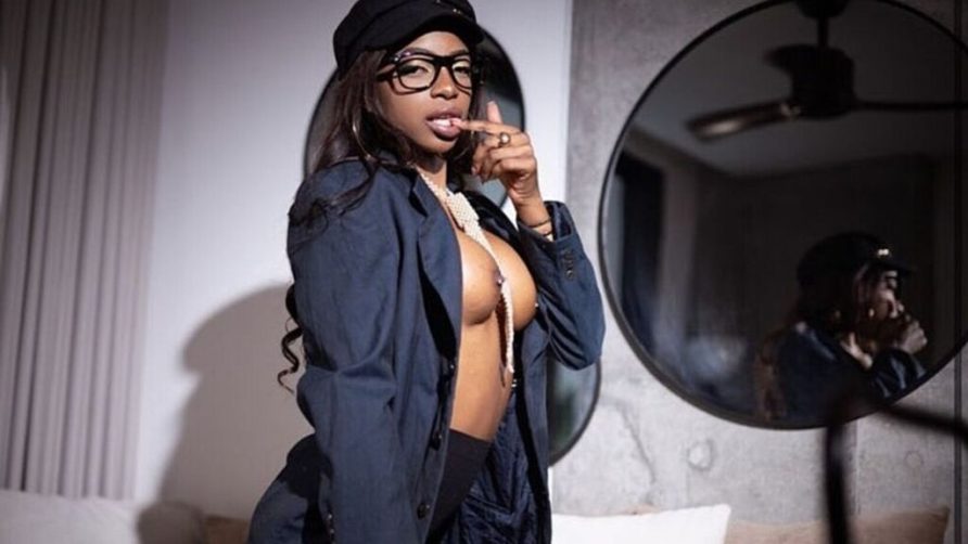 Chat Live with AmandaGale on LiveJasmin