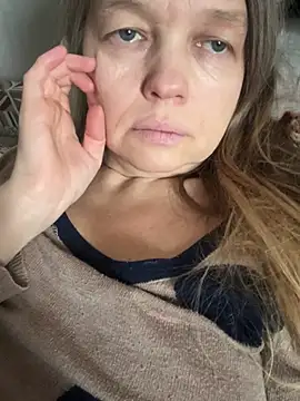 Chat Live with Suzanele on StripChat