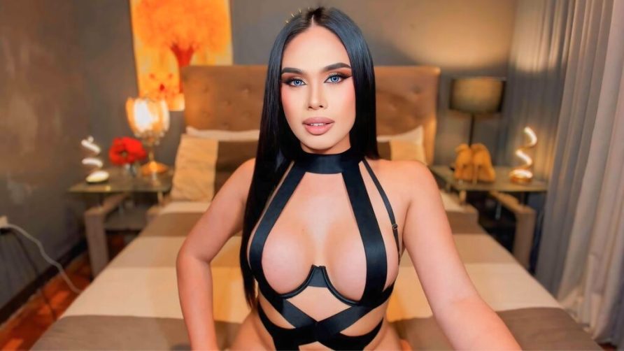 Chat Live with CarmilaHampton on LiveJasmin