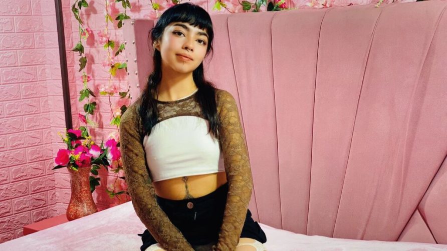 Chat Live with IvyLunna on LiveJasmin