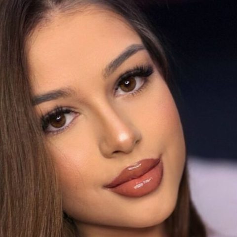 Chat Live with Bella on LiveJasmin