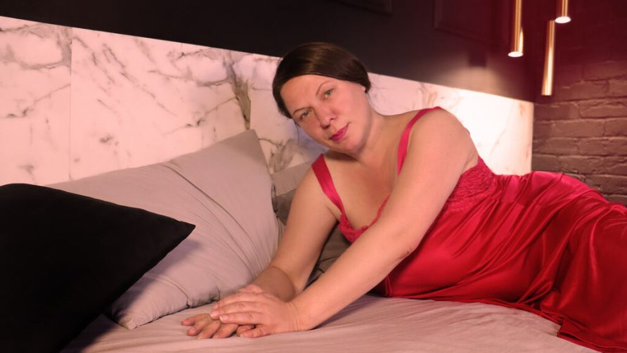 Chat Live with KellyLeach on LiveJasmin