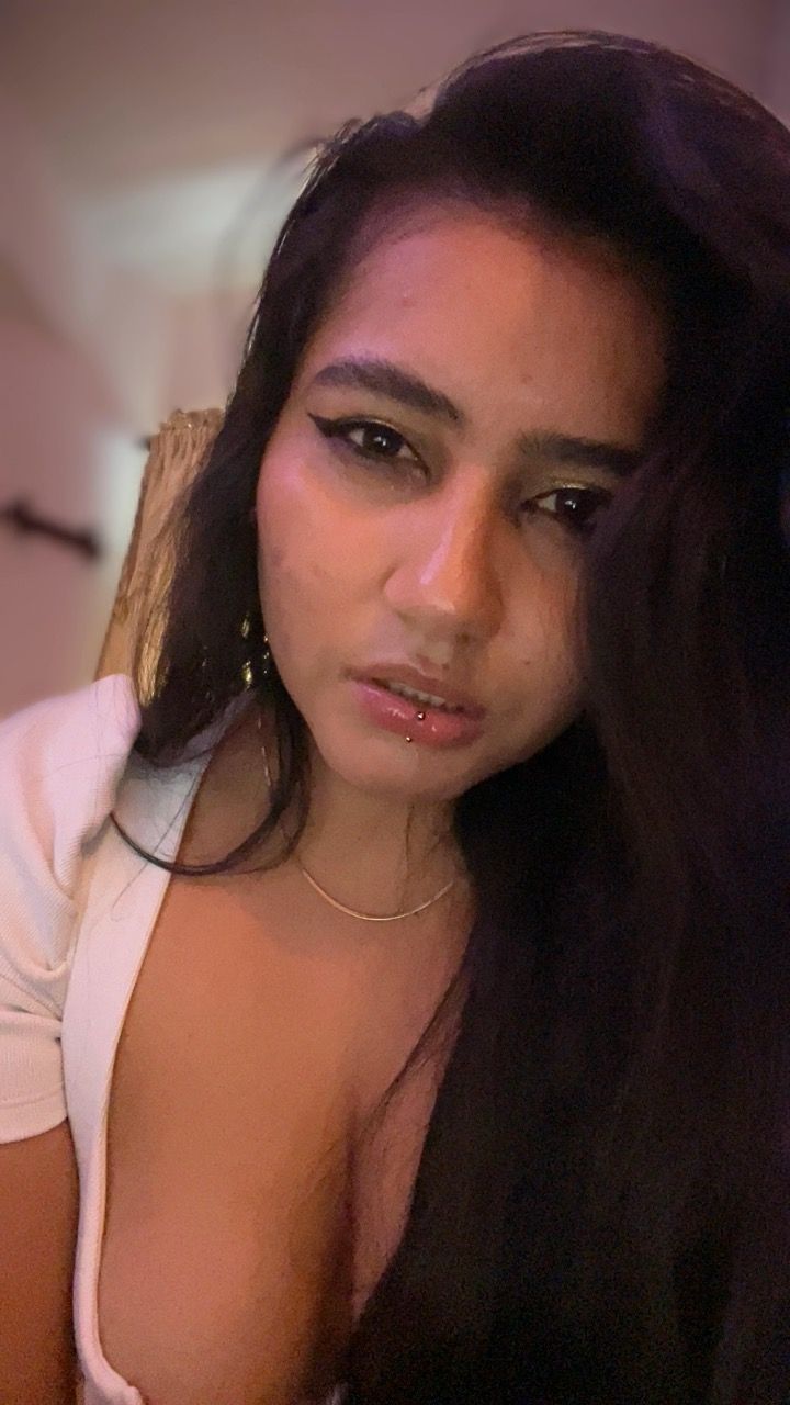 Chat Live with Laurita-666 on Amateur.TV