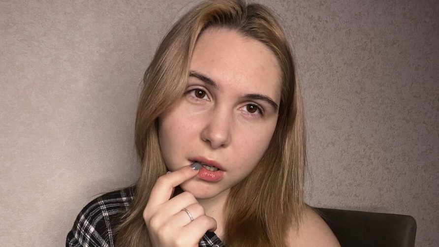 Chat Live with ArdellaBisom on LiveJasmin