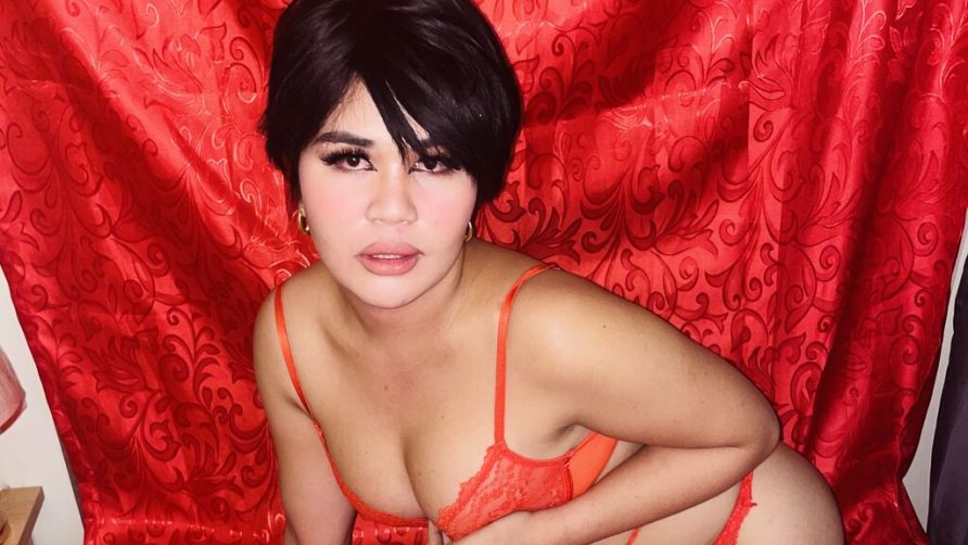 Chat Live with DevineMillion on LiveJasmin