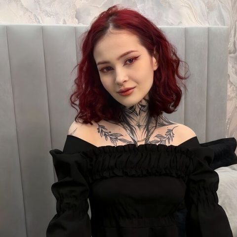 Chat Live with AbigailMoons on LiveJasmin