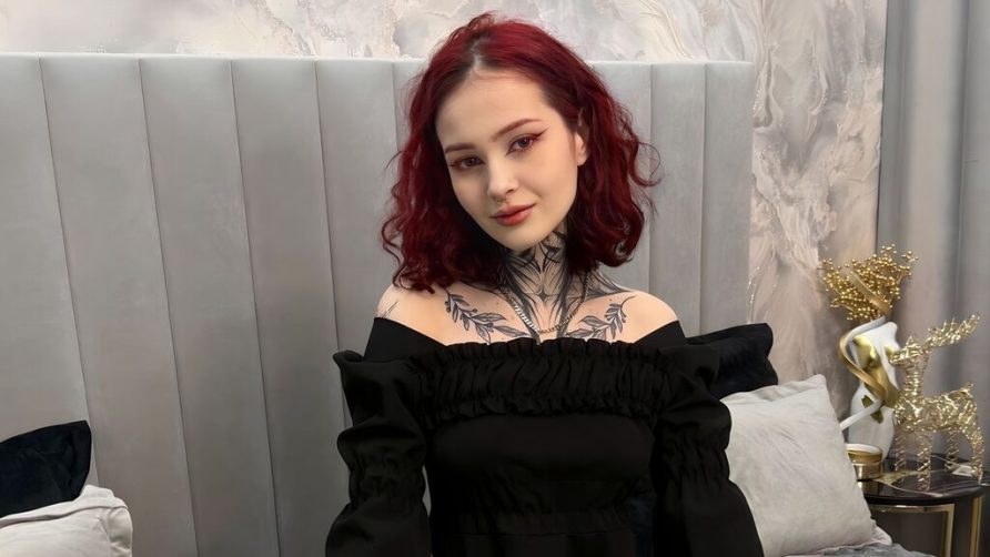 Chat Live with AbigailMoons on LiveJasmin