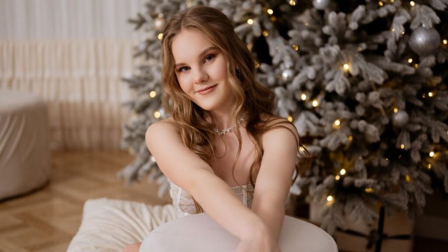 Chat Live with LiliLohan on LiveJasmin