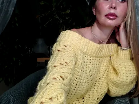 Chat Live with Aurora108 on StripChat