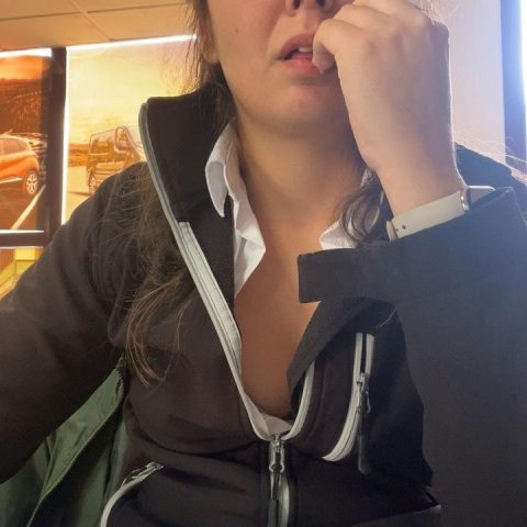 Chat Live with Patriicia on Amateur.TV