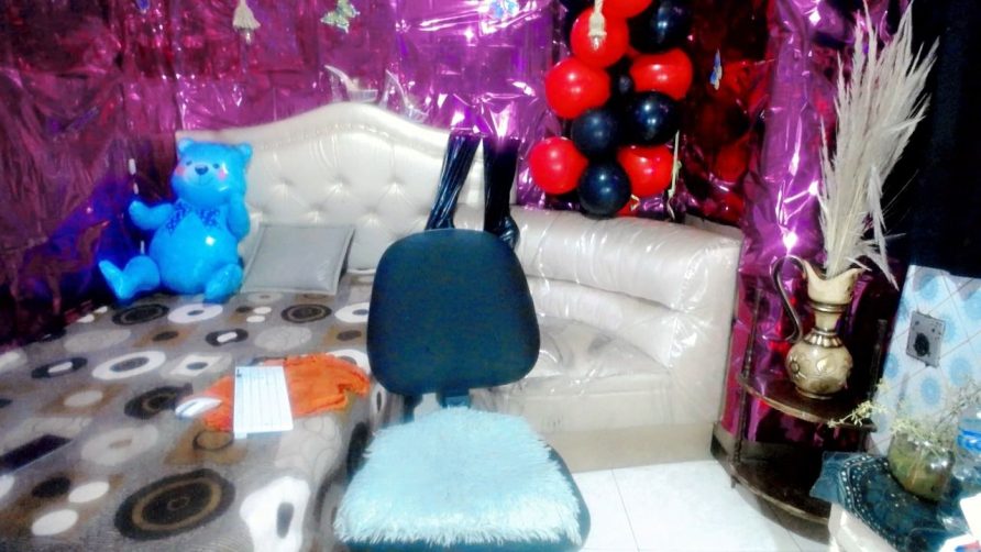 Chat Live with SelenaGill on Amateur.TV