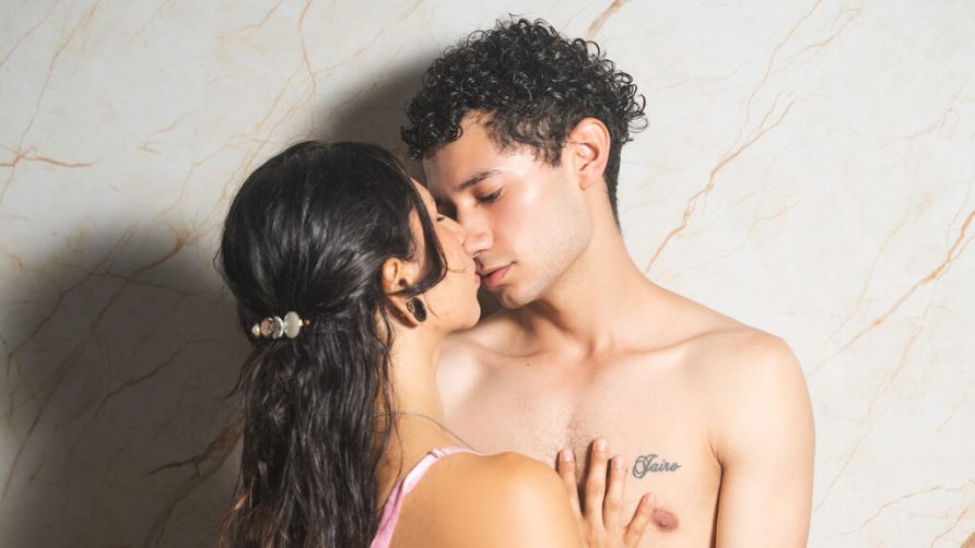 Chat Live with MelanyandEthan on LiveJasmin