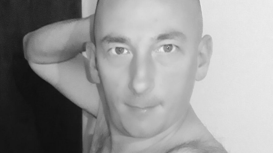 Chat Live with JohanBarker on LiveJasmin