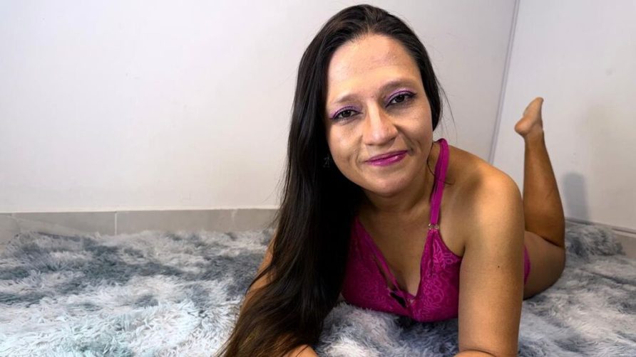 Chat Live with AshlyFandil on LiveJasmin