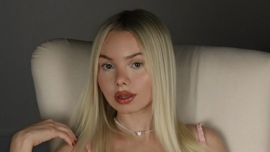 Chat Live with LinaWynn on LiveJasmin