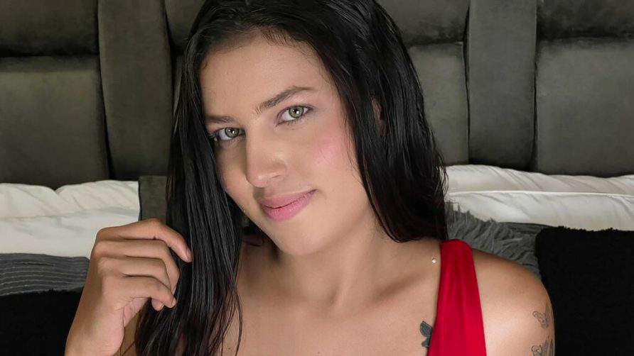 Chat Live with MillyHoult on LiveJasmin