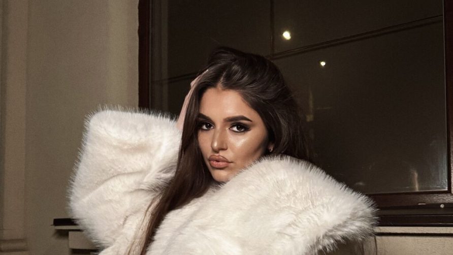 Chat Live with AntonettaKordys on LiveJasmin