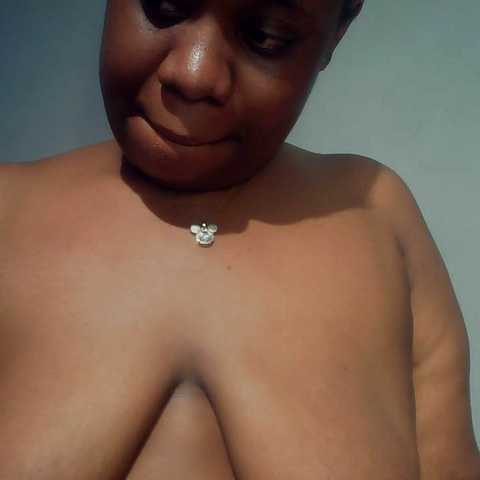 Chat Live with Freakyslut5 on BongaCams