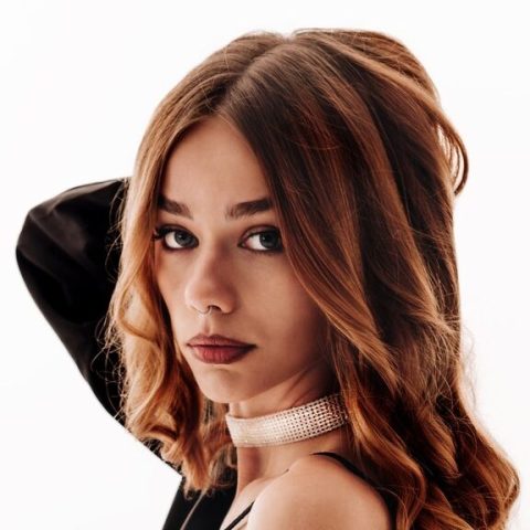 Chat Live with EmilliaFox on LiveJasmin