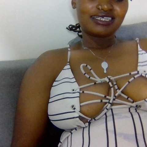 Chat Live with Prettysmilesss on BongaCams