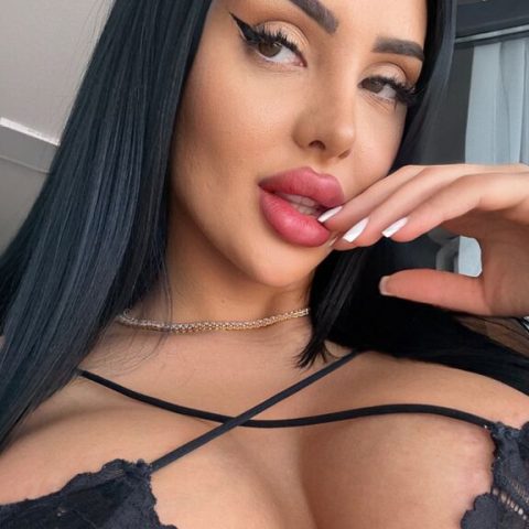 Chat Live with KylieVoos on LiveJasmin