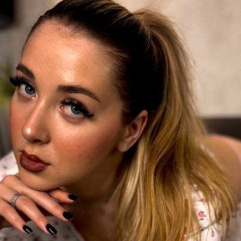 Chat Live with EmilyHawke on LiveJasmin