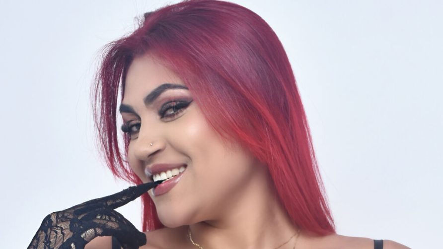 Chat Live with EmmaAbriil on LiveJasmin